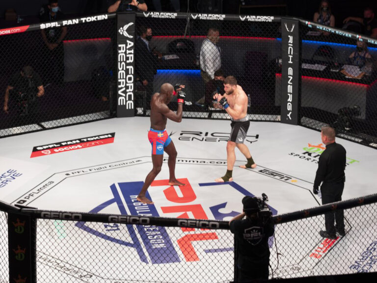 What is it like Inside the SmartCage at the Professional Fighters League